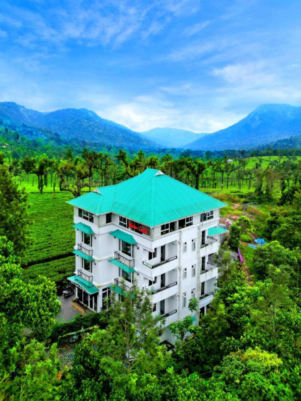 Lumino Winter Castle Hotel Pooppara Exterior foto